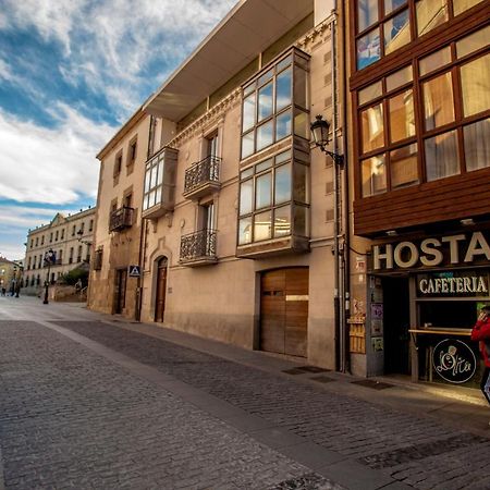 Hostal Caballeros Soria Buitenkant foto
