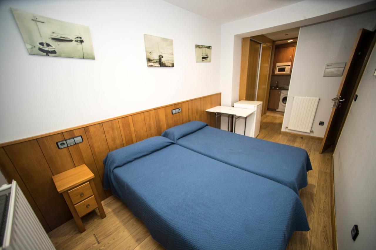 Hostal Caballeros Soria Buitenkant foto