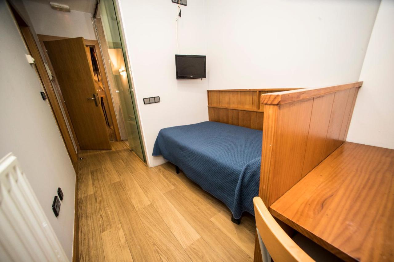 Hostal Caballeros Soria Buitenkant foto