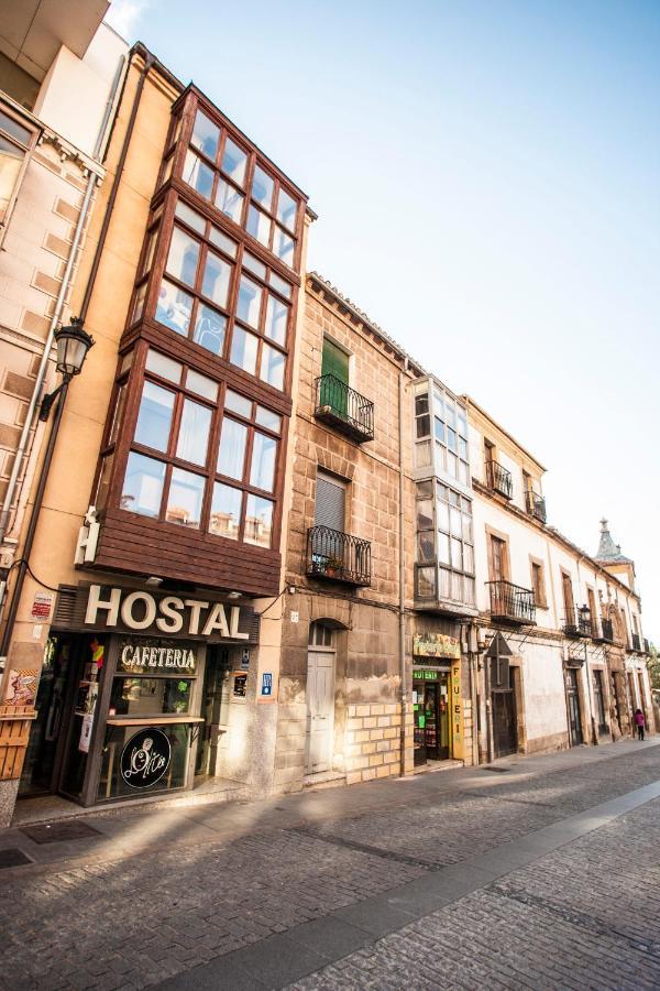 Hostal Caballeros Soria Buitenkant foto
