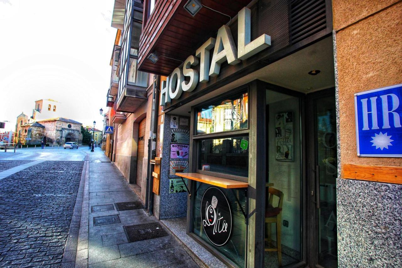 Hostal Caballeros Soria Buitenkant foto