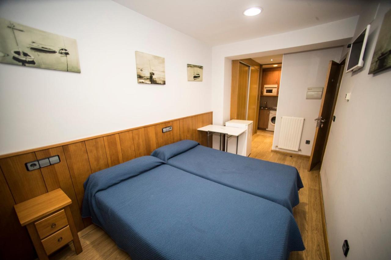 Hostal Caballeros Soria Buitenkant foto