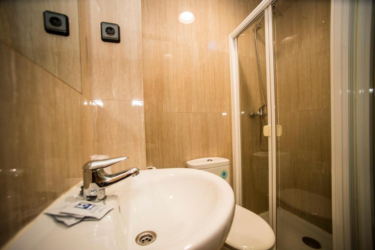 Hostal Caballeros Soria Buitenkant foto