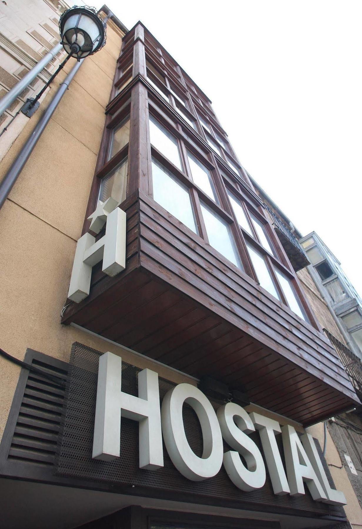 Hostal Caballeros Soria Buitenkant foto