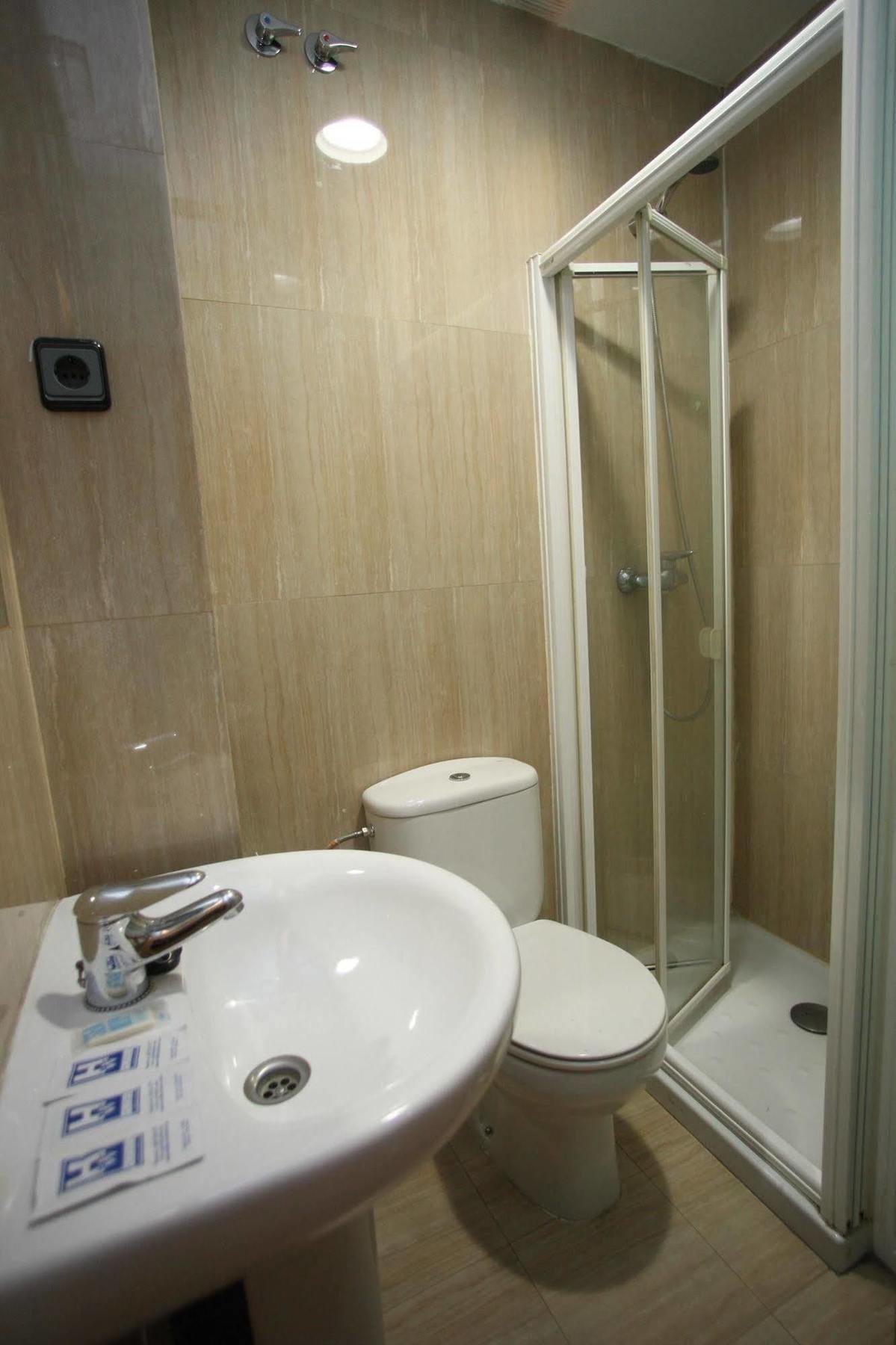 Hostal Caballeros Soria Buitenkant foto