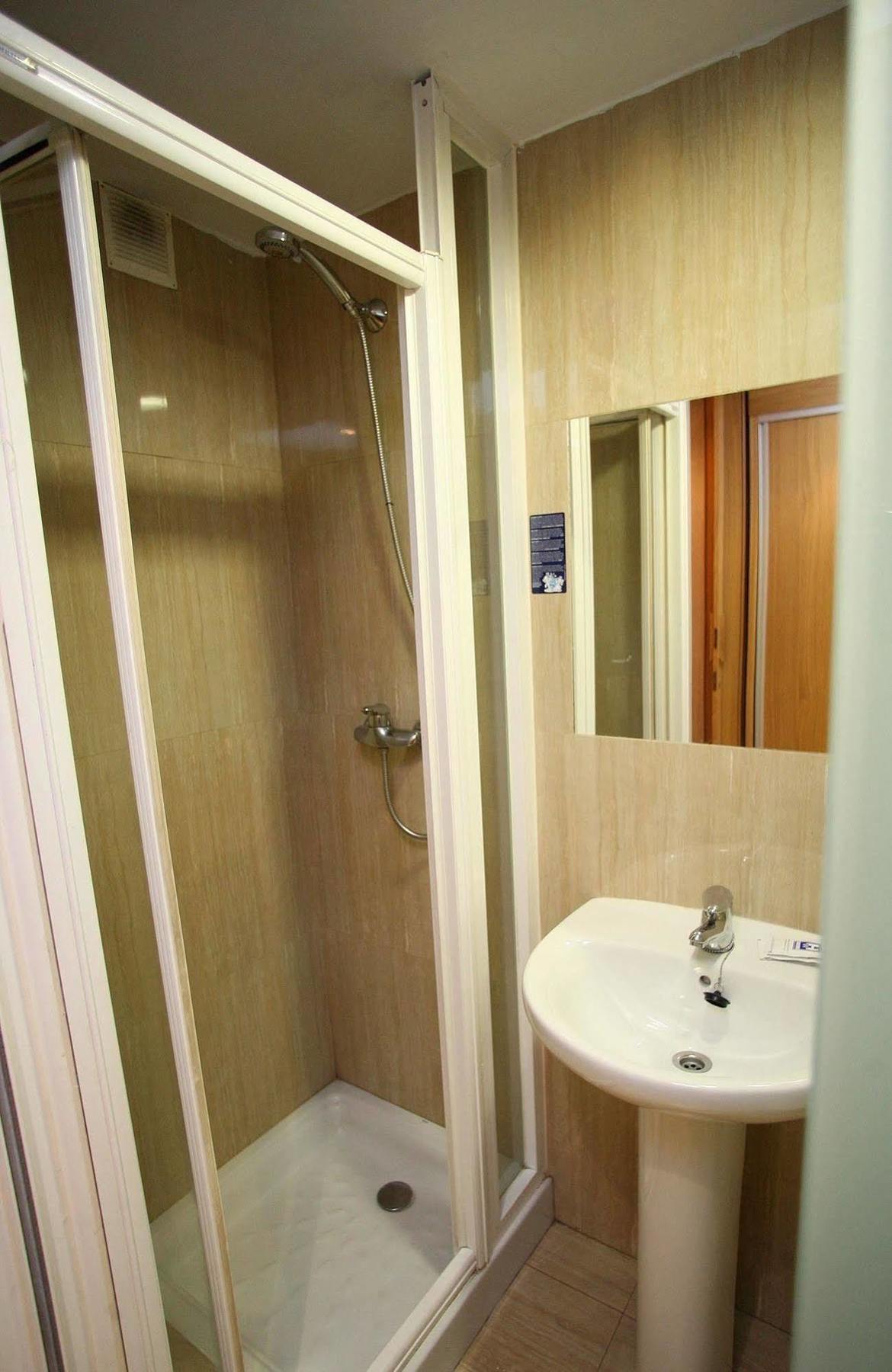 Hostal Caballeros Soria Buitenkant foto